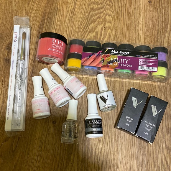 Valentino Other - Nail lot